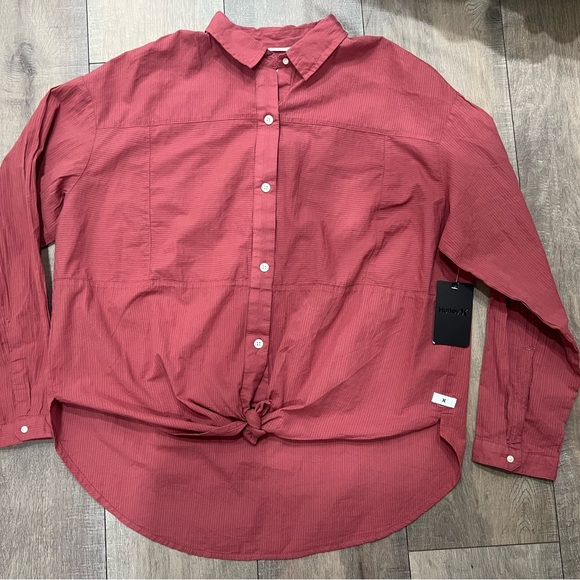 Hurley Women’s Hot Pink Button-Down Shirt Size Large NWT - Picture 1 of 9